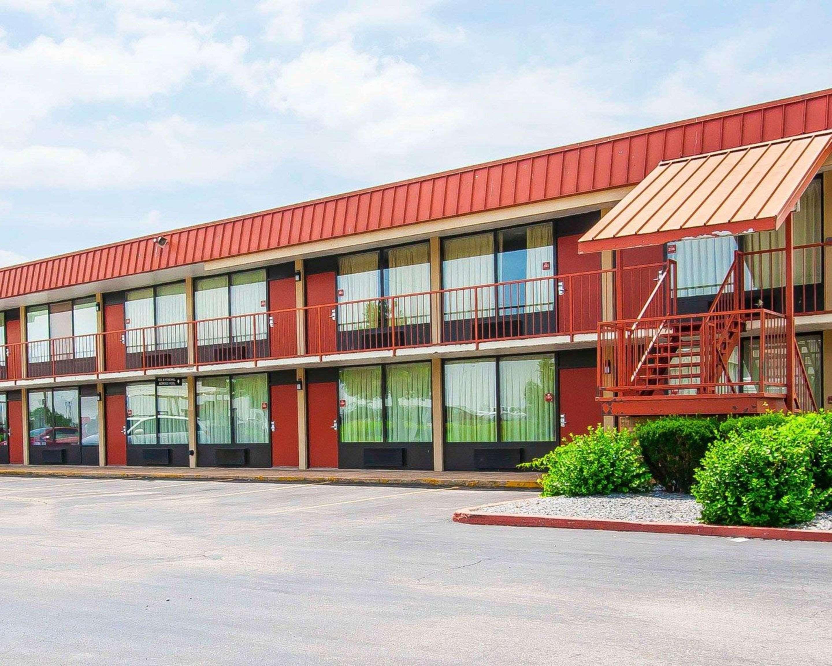 Econo Lodge Dyersburg Exterior photo